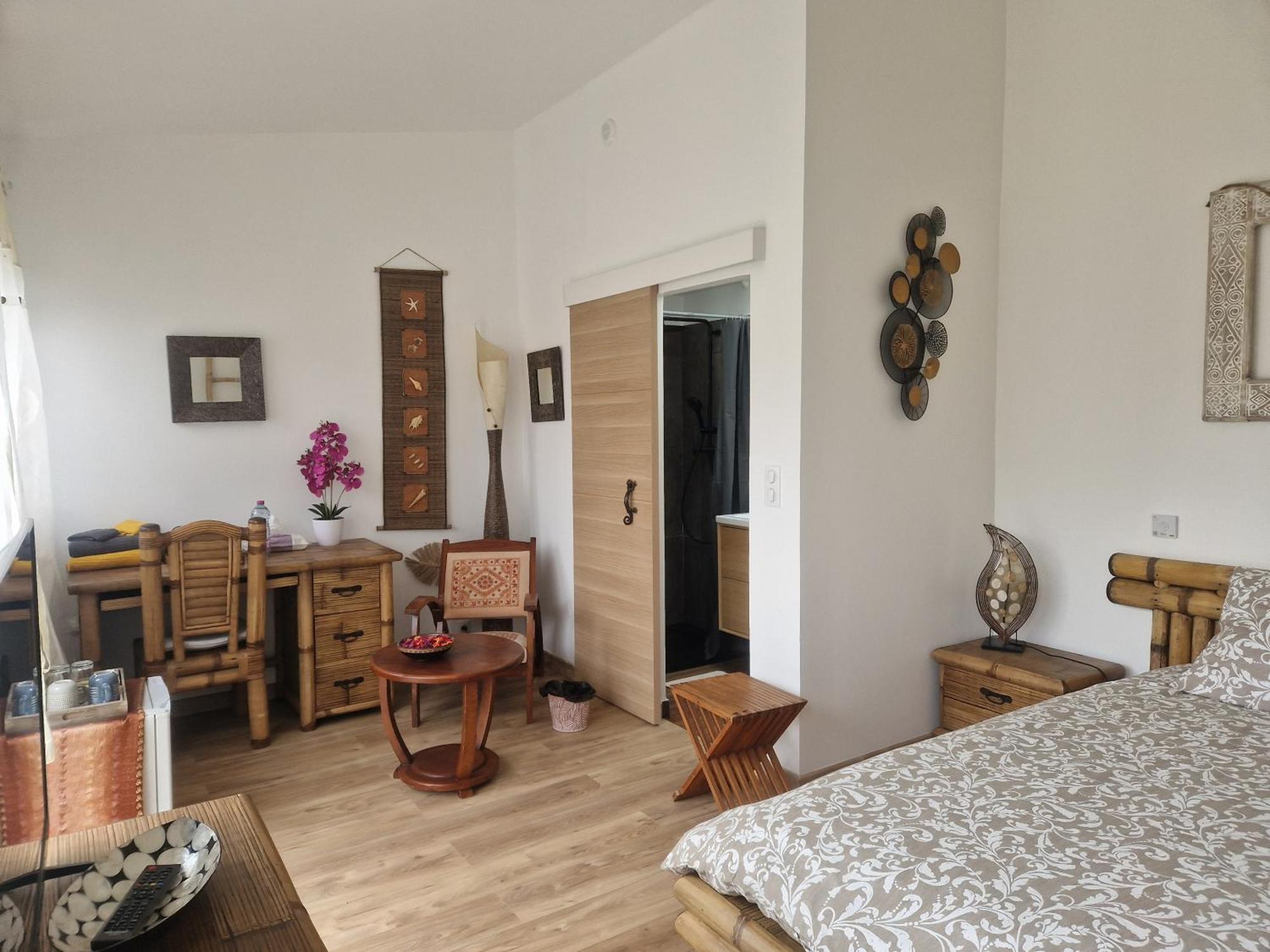 La Serenite Balinaise, Chambre Et Sdb Privee, Jardin , Piscine Et Jacuzzi En Saison, Pres De Chantilly, Parc Asterix Et Cdg Et Paris En 20' Orry-La-Ville ภายนอก รูปภาพ